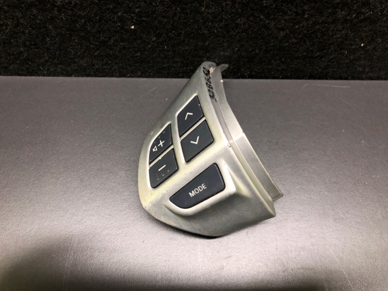Кнопки на руль левые MITSUBISHI OUTLANDER XL 05-13 8701A087 Б/У