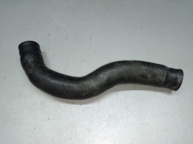 Патрубок системы охлаждения TOYOTA PRIUS C/AQUA 11-14 2013 NHP10L 1NZ-FXE 1.5L 16571-21100 Б/У