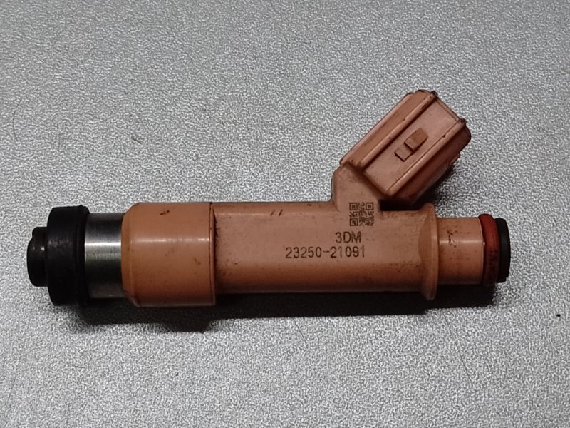 Запчасть форсунка топливная TOYOTA PRIUS C/AQUA 11-14 2013 NHP10L 1NZ-FXE 1.5L 23209-21091 Б/У Форсунка топливная TOYOTA PRIUS C/AQUA 11-14 2013 NHP10L 1NZ-FXE 1.5L 23209-21091 Б/У