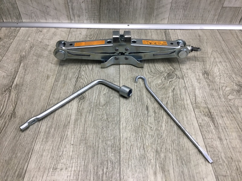 Набор инструментов INFINITI FX/QX70 S51 08-17 2008 5.0 VK50VE 99550-1CA0A Б/У