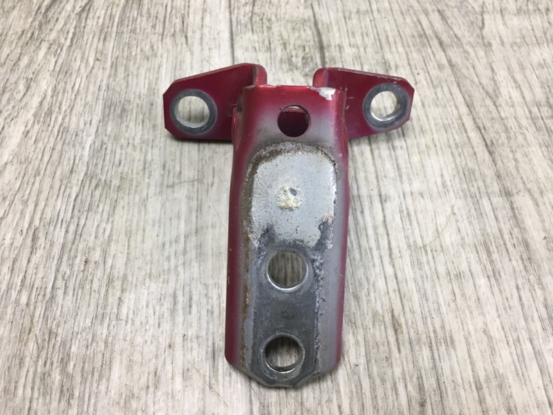 Запчасть петля двери нижняя задняя правая MITSUBISHI LANCER X 10 07-15 2010 2.0 4B11 5702A005 Б/У Петля двери нижняя задняя правая MITSUBISHI LANCER X 10 07-15 2010 2.0 4B11 5702A005 Б/У