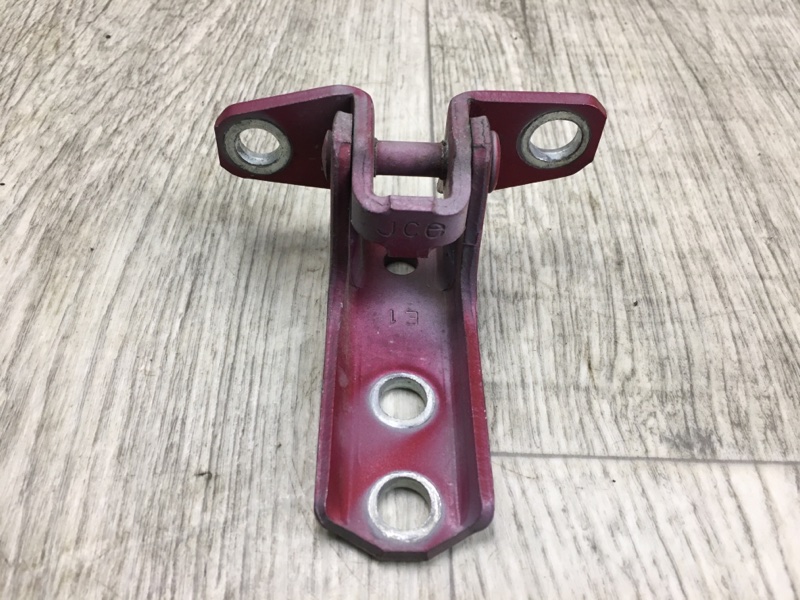 Петля двери нижняя задняя правая LANCER X 10 07-15 2010 2.0 4B11 Петля двери нижняя задняя правая LANCER X 10 07-15 2010 2.0 4B11