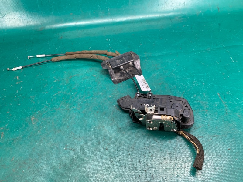 Замок двери передний левый M35/M45 04-10 Замок двери передний левый M35/M45 04-10