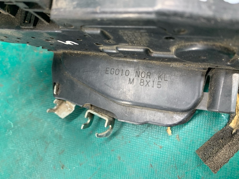 Замок двери передний левый M35/M45 04-10 Замок двери передний левый M35/M45 04-10