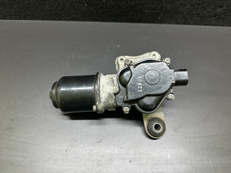 Моторчик стеклоочистителя передний MITSUBISHI MIRAGE 13-