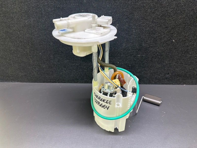 Запчасть топливный насос JEEP CHEROKEE 14- 68293778AC Б/У Топливный насос JEEP CHEROKEE 14- 68293778AC Б/У