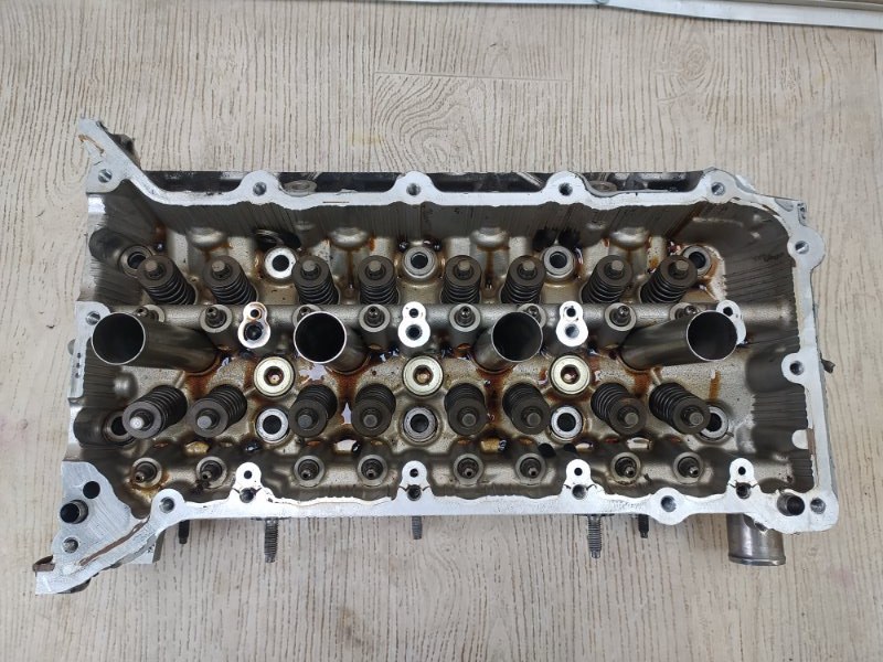 Головка блока цилиндров VENZA 09-16 2010 AGV10 2.7 1ARFE