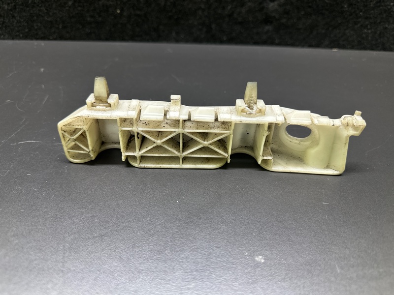 Кронштейн переднего бампера (на крыле) передний правый KIA FORTE/CERATO TD 08-13 2009 TD 2.0 G4KD 86514-1M000 Б/У