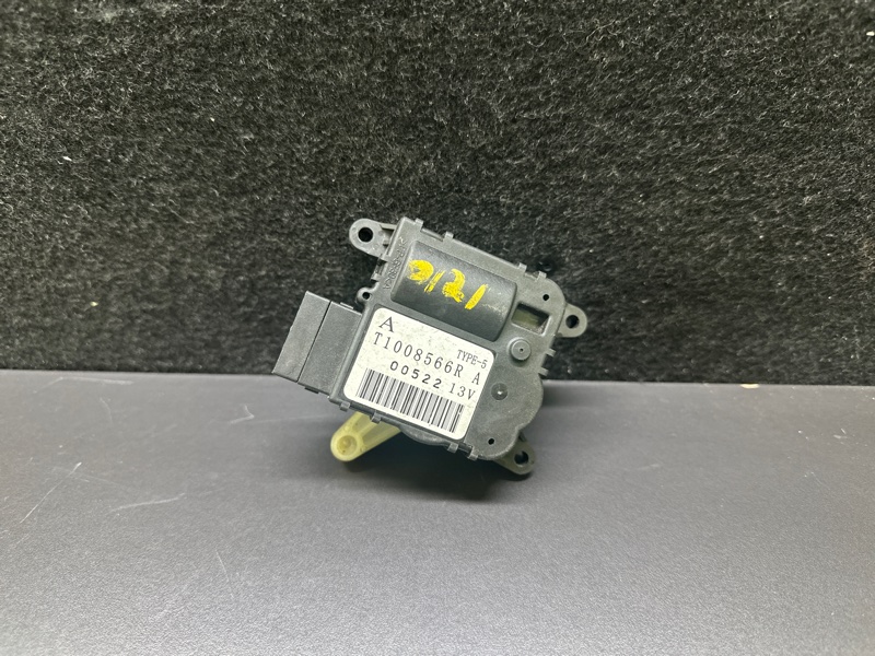 Моторчик заслонки печки NISSAN LEAF 10-17 27730-1FC1A Б/У