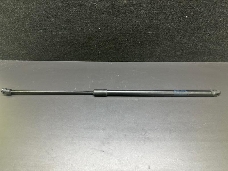 Амортизатор капота правый ATLAS 17 -