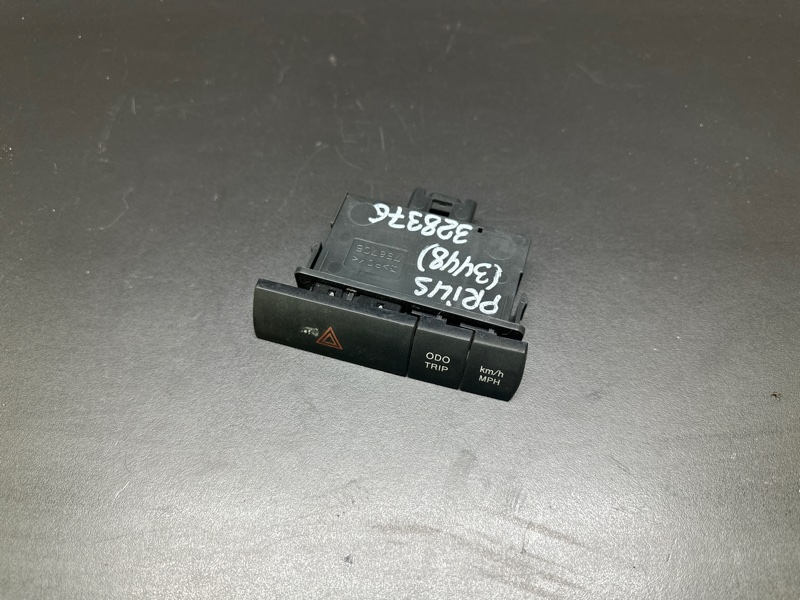 Кнопка аварийной сигнализации PRIUS - 20 03-11 2006 1NZ-FXE 1.5L