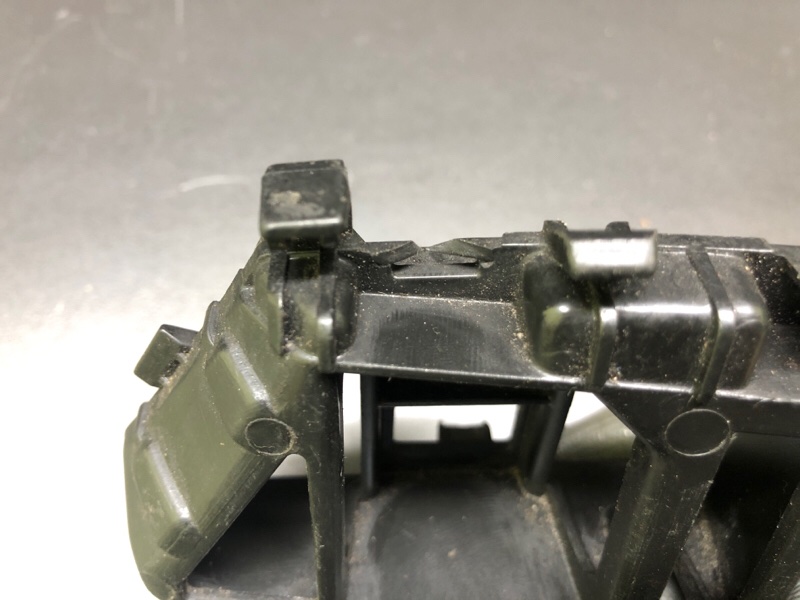 Кронштейн переднего бампера (на крыле) левый TIGUAN 08-17 2011 5N 2.0 CCTA