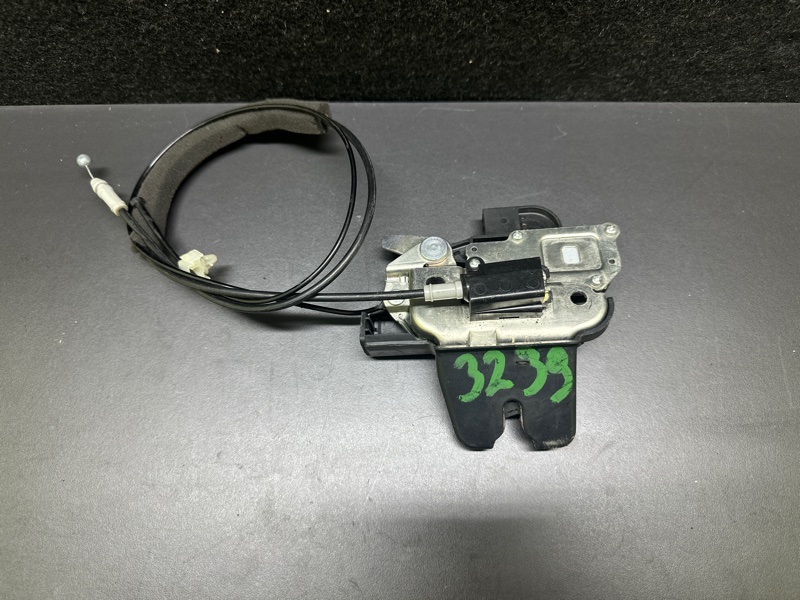 Замок крышки багажника M25/M37/M56/Q70/M35H 10-16 2010 Седан 3.7 VQ37VHR