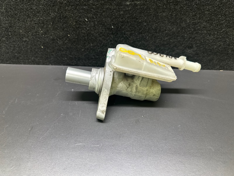 Главный тормозной цилиндр NV200 USA 13-