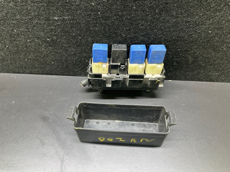 Реле NISSAN NV200 USA 13- 24388-WL100 Б/У