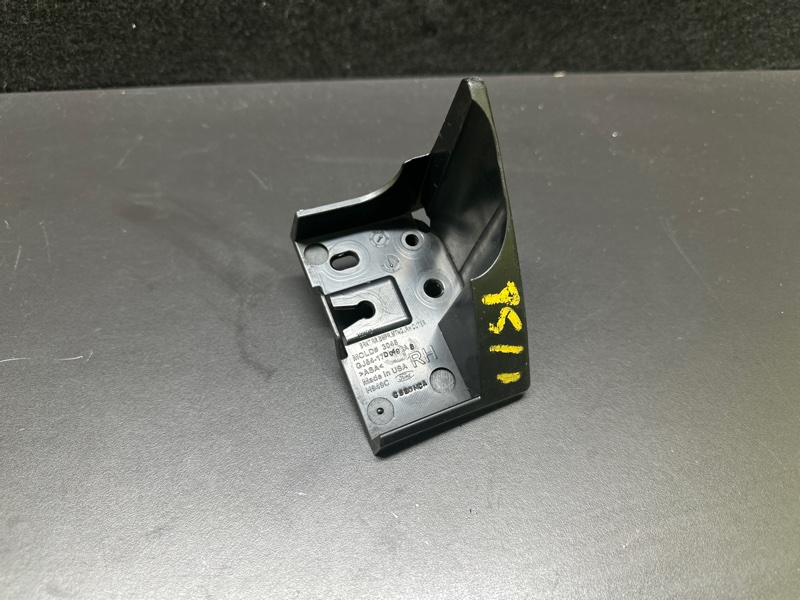 Кронштейн заднего бампера правый FORD ESCAPE 12-19 2018 TM2 2.5 T25HDEX GJ5Z-17D942-A Б/У