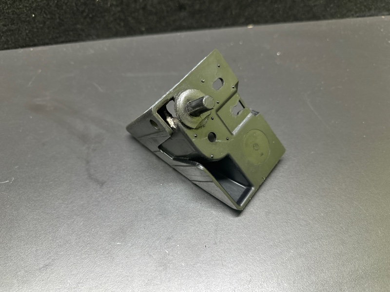 Кронштейн заднего бампера правый ESCAPE 12-19 2018 TM2 2.5 T25HDEX