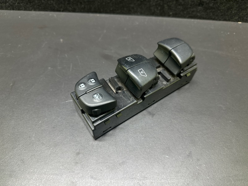 Блок управления стеклоподъемниками передний левый NISSAN ALTIMA 19- L34 PR25DD