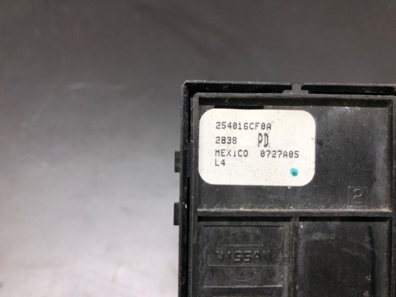 Блок управления стеклоподъемниками передний левый ALTIMA 19- 2019 L34 PR25DD