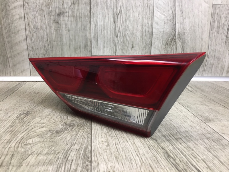 Фонарь внутренний правый HYUNDAI ELANTRA AD 16- AD 2.0