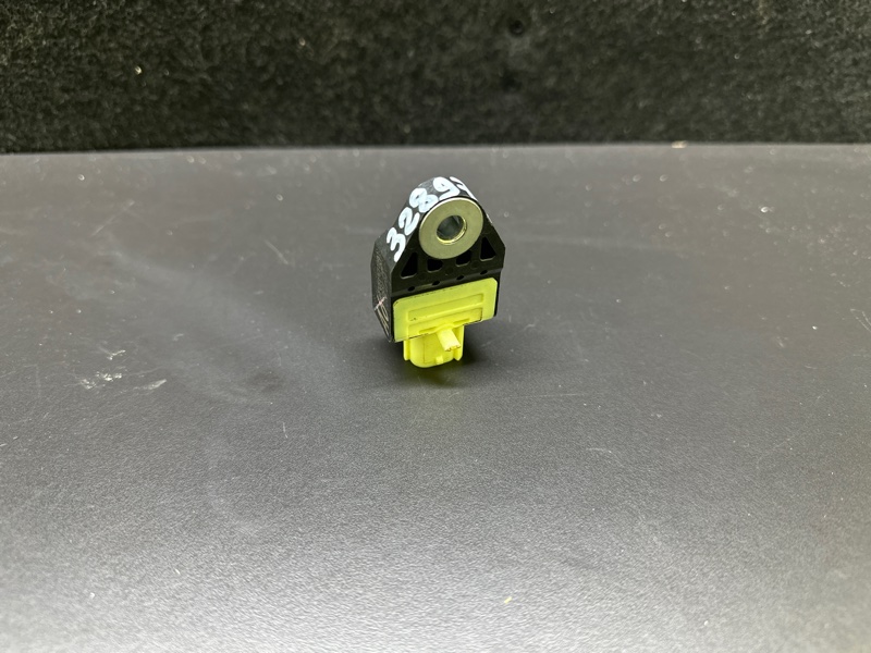 Датчик удара PRIUS - 30 09-17 Датчик удара PRIUS - 30 09-17