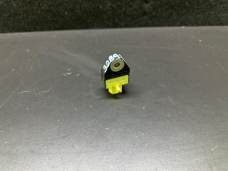 Датчик удара PRIUS - 30 09-17 Датчик удара PRIUS - 30 09-17