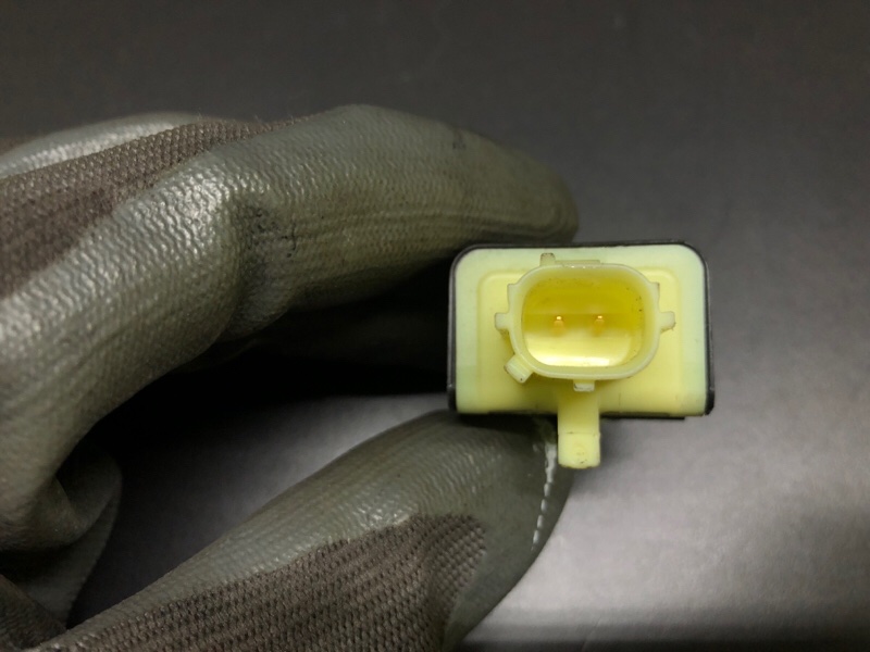 Датчик удара TOYOTA PRIUS - 30 09-17 Датчик удара TOYOTA PRIUS - 30 09-17