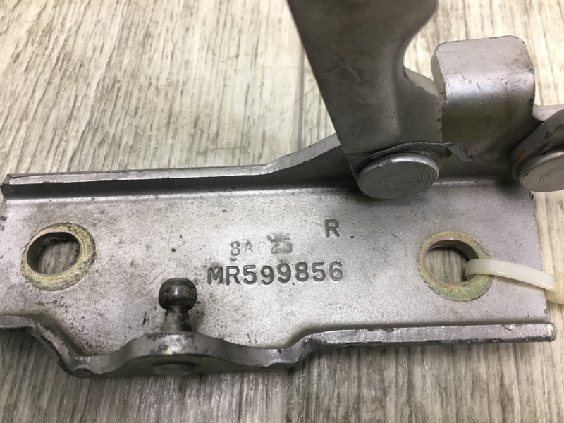 Петля крышки багажника задняя правая GALANT 03-12 2009 Седан 2.4