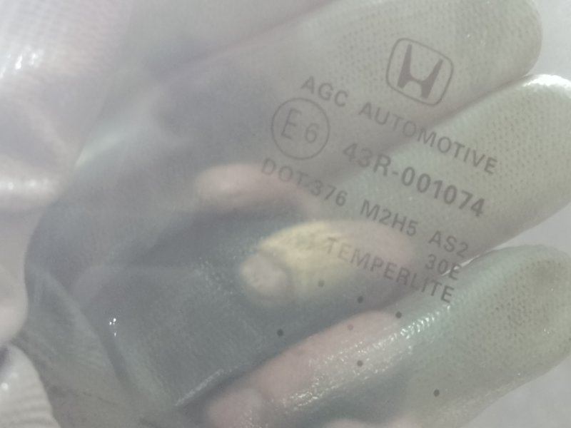 Стекло двери переднее правое PILOT 15- 2017 3.5L