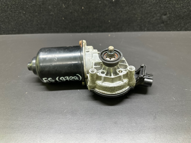 Моторчик стеклоочистителя передний LEXUS ES300 96-01 3.0 1MZFE