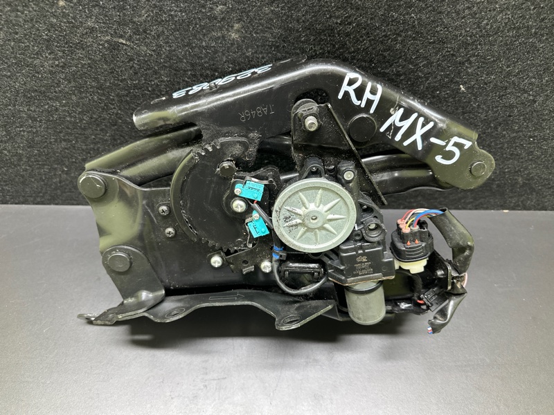 Механизм складывания крыши правый MX-5 15-