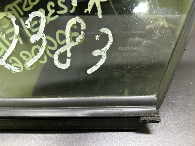 Стекло двери глухое переднее правое SUBARU CROSSTREK 12-17 GP FB20X e-Boxer