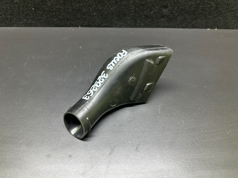 Патрубок воздушного фильтра FOCUS 10-18