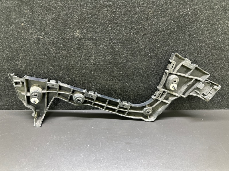 Кронштейн заднего бампера правый FORD FOCUS 10-18