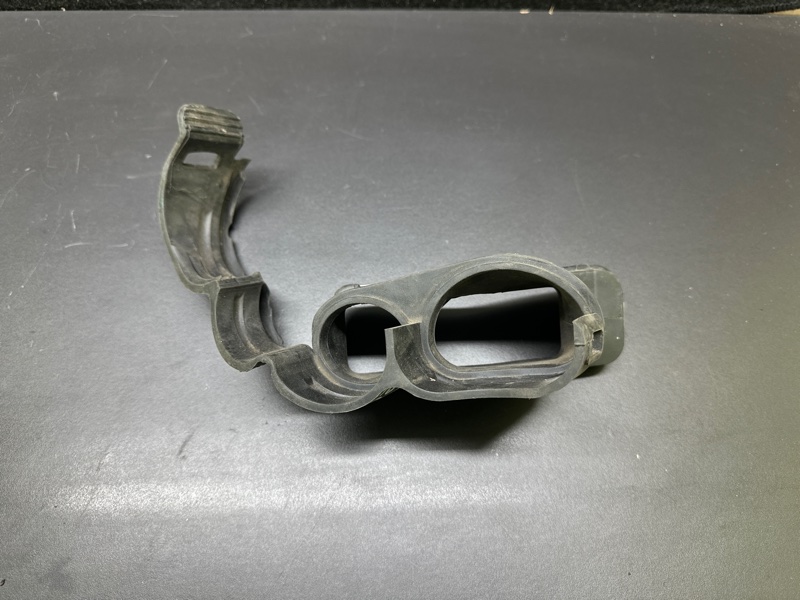 Патрубок воздушного фильтра FOCUS 10-18