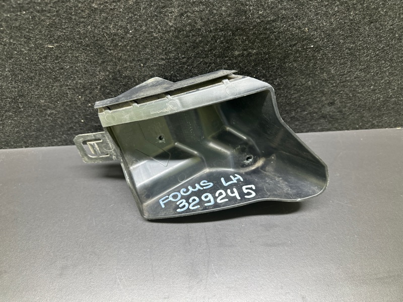 Кронштейн заднего бампера левый FOCUS 10-18