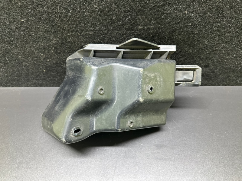 Кронштейн заднего бампера левый FORD FOCUS 10-18