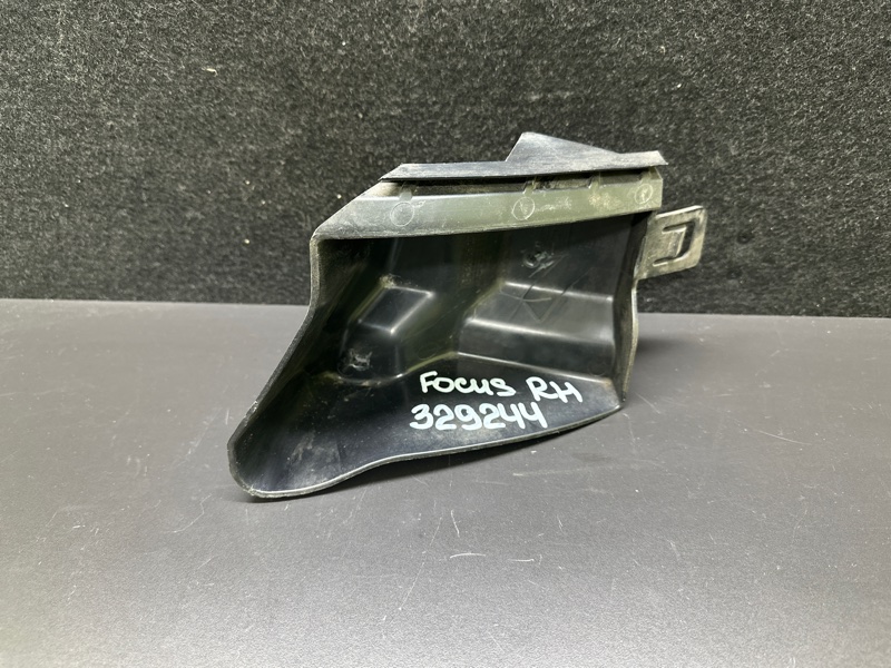 Кронштейн заднего бампера правый FORD FOCUS 10-18 F1EZ-17787-B Б/У