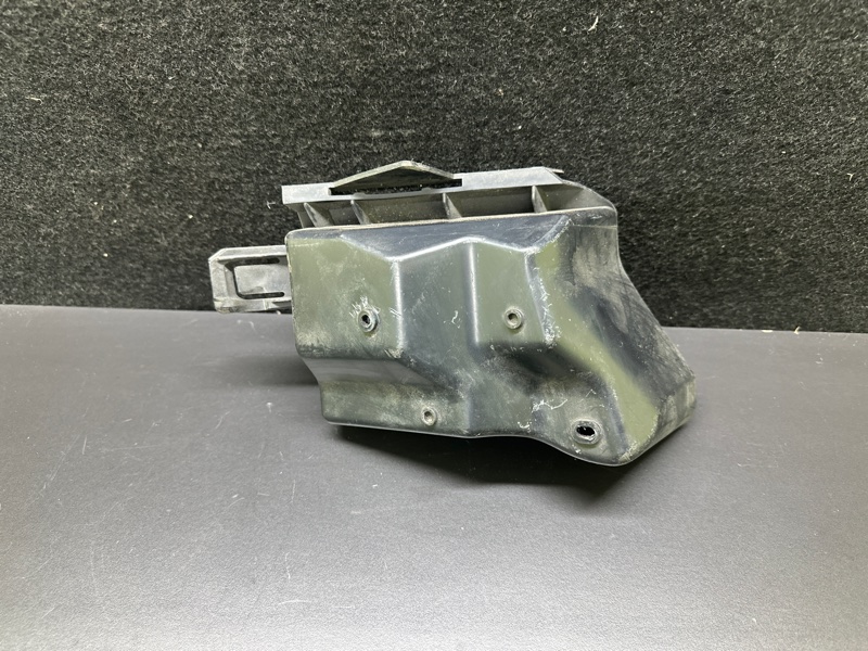 Кронштейн заднего бампера правый FORD FOCUS 10-18