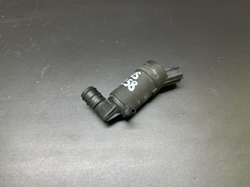 Насос омывателя стекла FORD FOCUS 10-18 BV6Z-17664-D Б/У