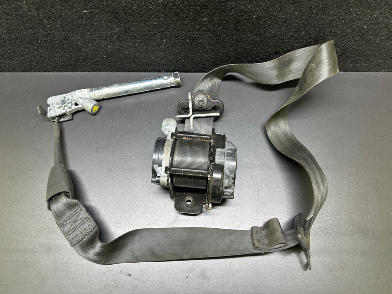 Ремень безопасности передний правый FOCUS 10-18 Ремень безопасности передний правый FOCUS 10-18