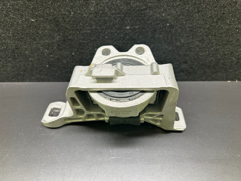 Подушка двигателя правая FOCUS 10-18