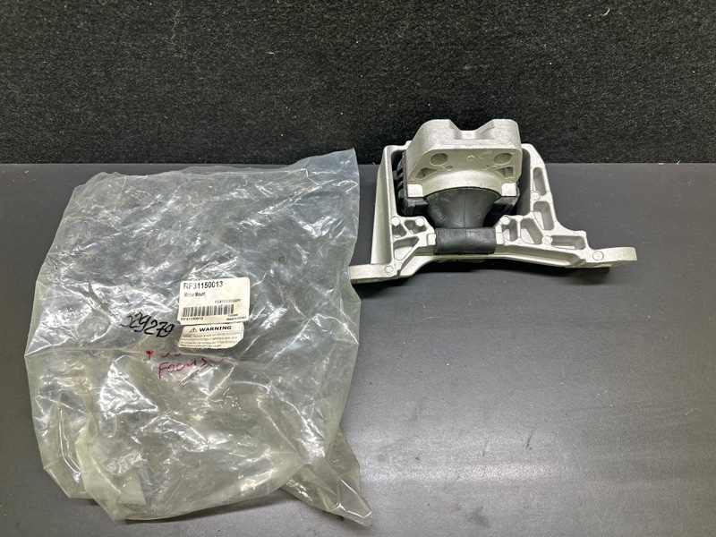 Подушка двигателя правая FOCUS 10-18