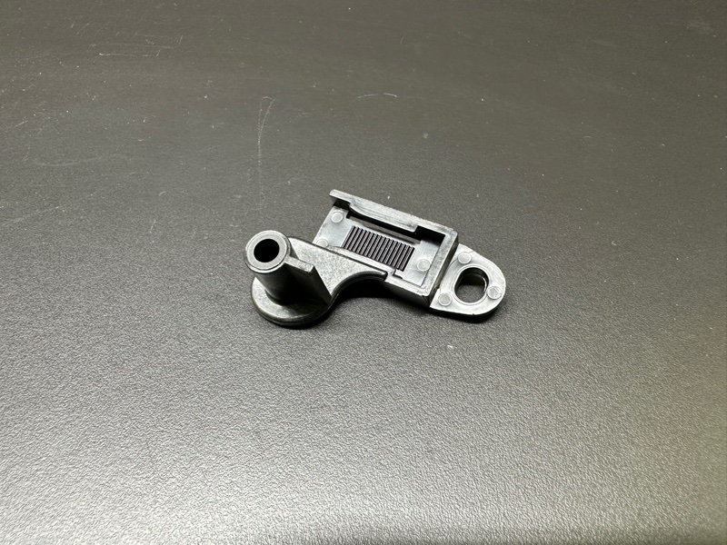 Кронштейн переднего бампера правый FORD FOCUS 10-18 F1EZ-17C97-2A новая