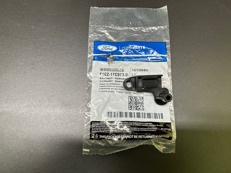 Кронштейн переднего бампера левый FORD FOCUS 10-18