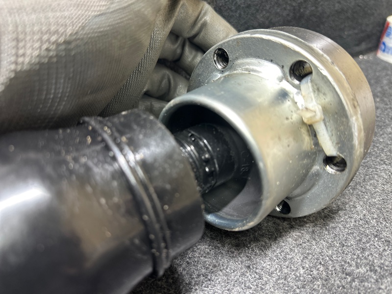 Карданный вал задний GRAND CHEROKEE 11-22 Карданный вал задний GRAND CHEROKEE 11-22