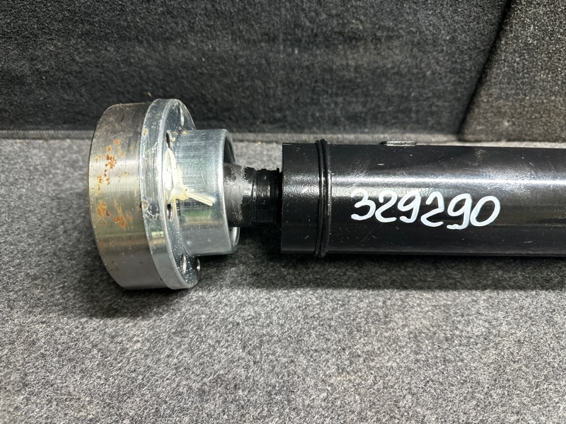 Карданный вал задний GRAND CHEROKEE 11-22 Карданный вал задний GRAND CHEROKEE 11-22