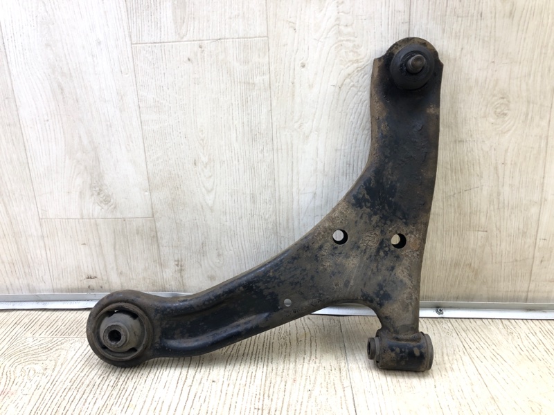 Рычаг передней подвески нижний левый SUZUKI GRAND VITARA 05-15 2005 Внедорожник 2.0 J20A 45202-65J00 Б/У