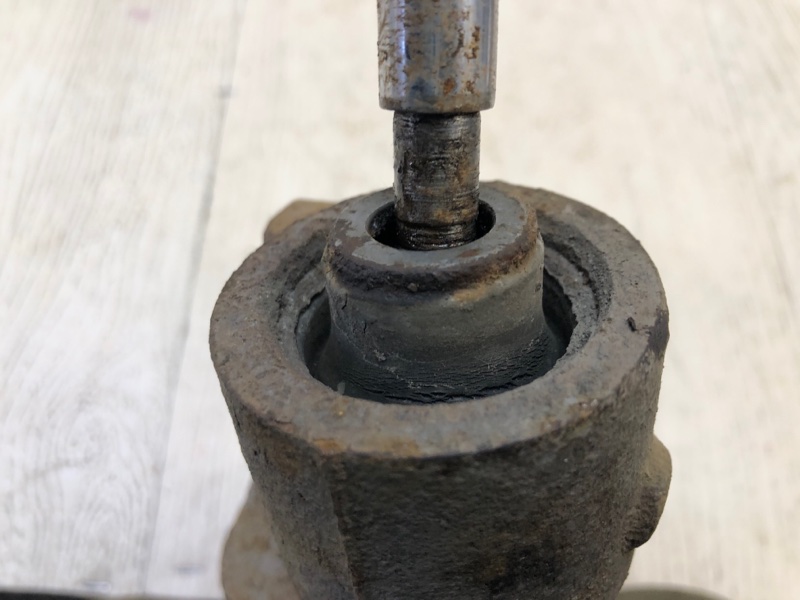 Цапфа задняя левая GRAND VITARA 05-15 2005 Внедорожник 2.0 J20A