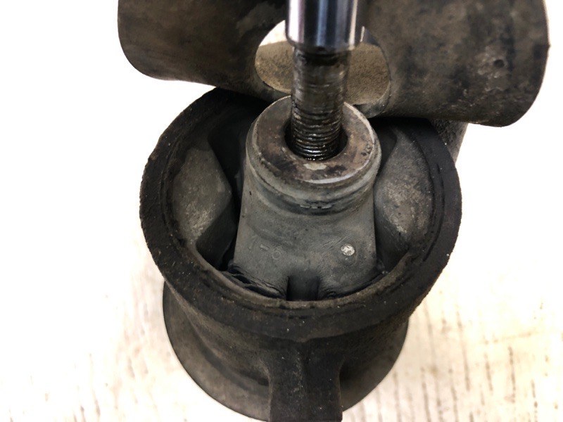 Кронштейн редуктора передний правый GRAND VITARA 05-15 2005 Внедорожник 2.0 J20A